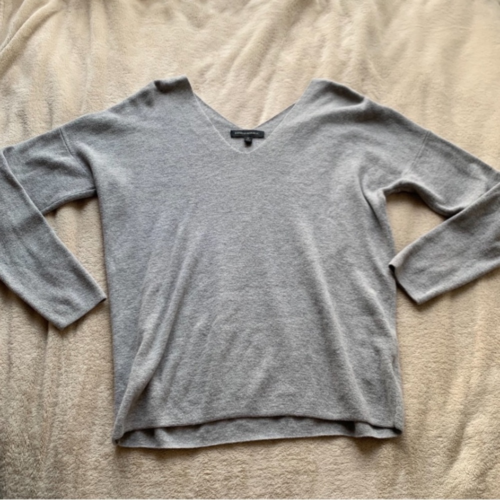 Banana republic grey sweater size Medium